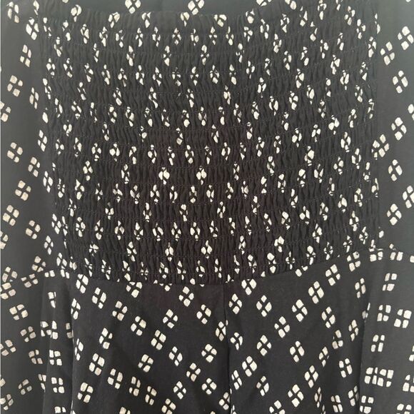 Old Navy Black and White Geometric Mini Dress - Picture 4 of 5